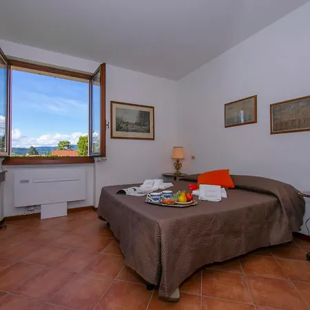 Garden Pool & Tennis On The - Happy *