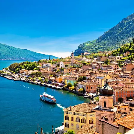 Garden Pool & Tennis On The - Happy アパート バルドリーノ