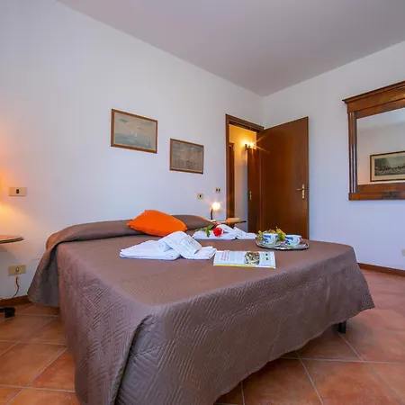 Garden Pool & Tennis On The - Happy アパート *