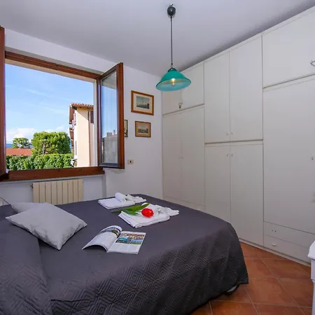 Garden Pool & Tennis On The - Happy * バルドリーノ