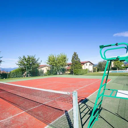 Garden Pool & Tennis On The - Happy アパート