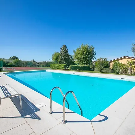 アパート Garden Pool & Tennis On The - Happy